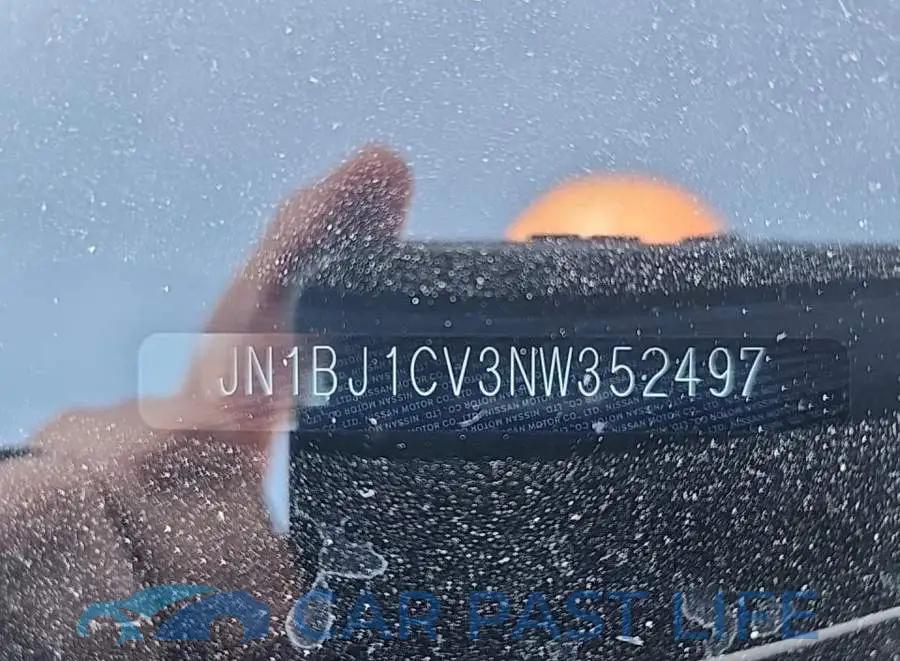 JN1BJ1CV3NW352497# 8