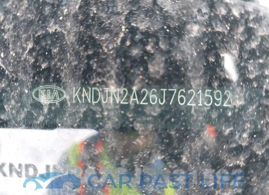 KNDJN2A26J7621592# 9