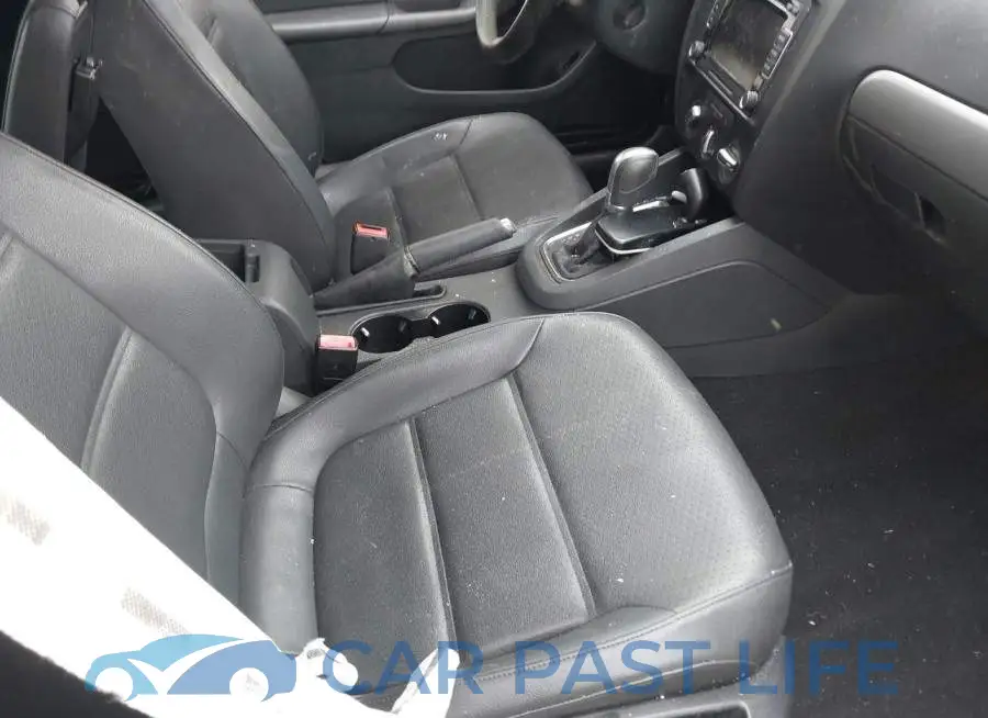 3VWD07AJ9FM302651# 5