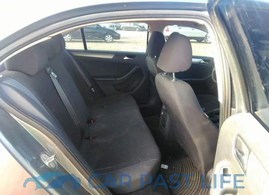 3VW3A7AJ2FM409291# 8