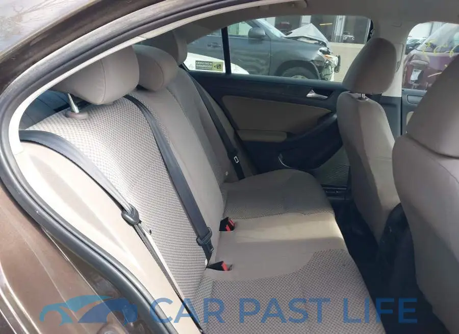 3VW3L7AJ9EM432253# 8
