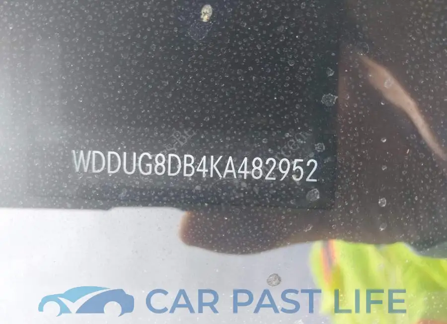 WDDUG8DB4KA482952# 9