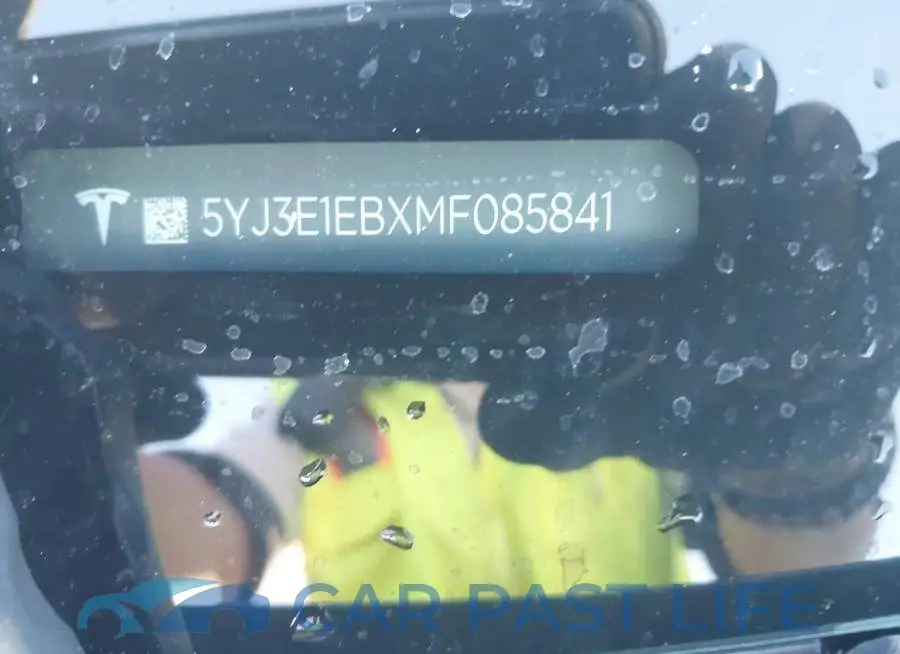 5YJ3E1EBXMF085841# 9