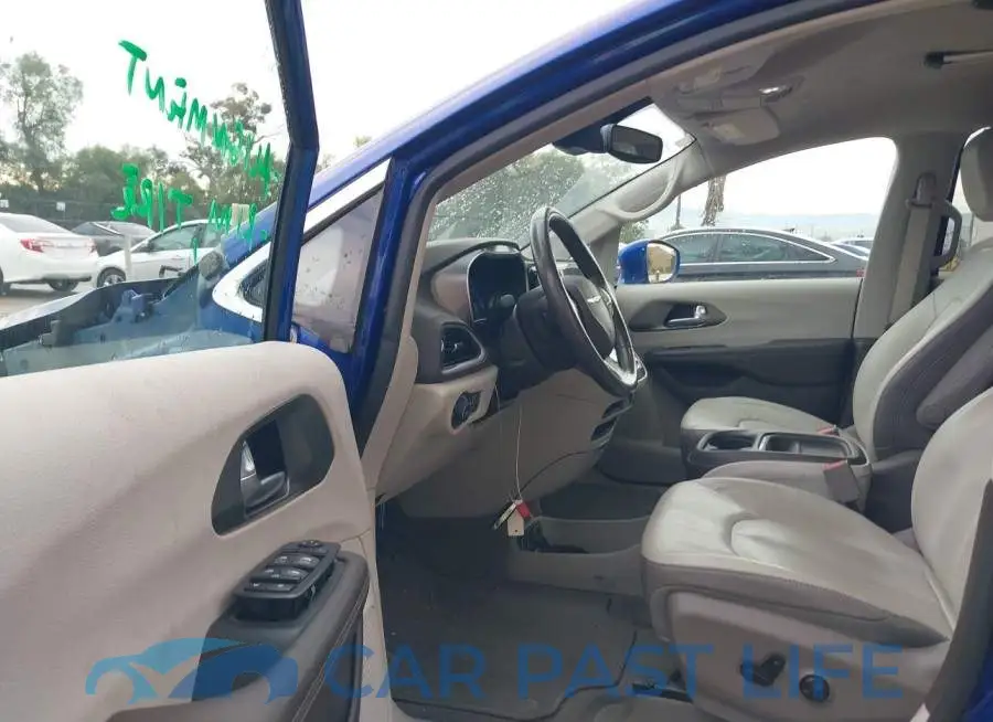 2C4RC1BG0KR652186# 5