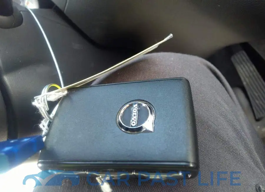YV4102DL9M1861226# 11