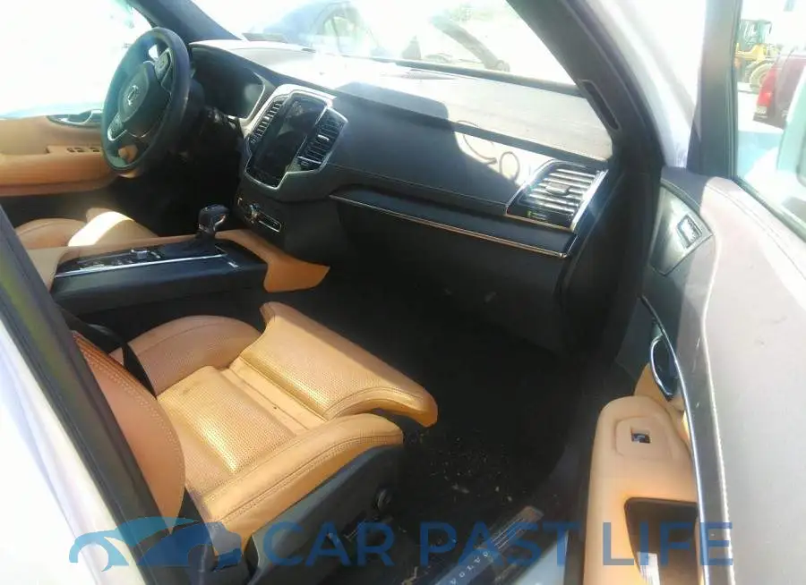 YV4A22PL5M1741655# 5