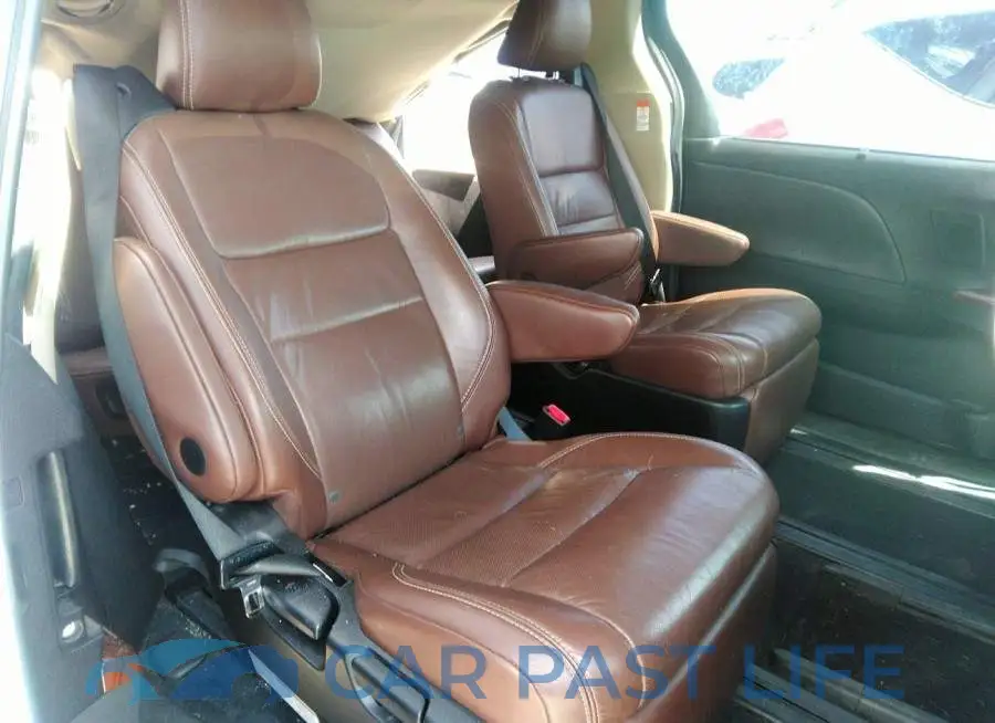 5TDYK3DC2FS637707# 8