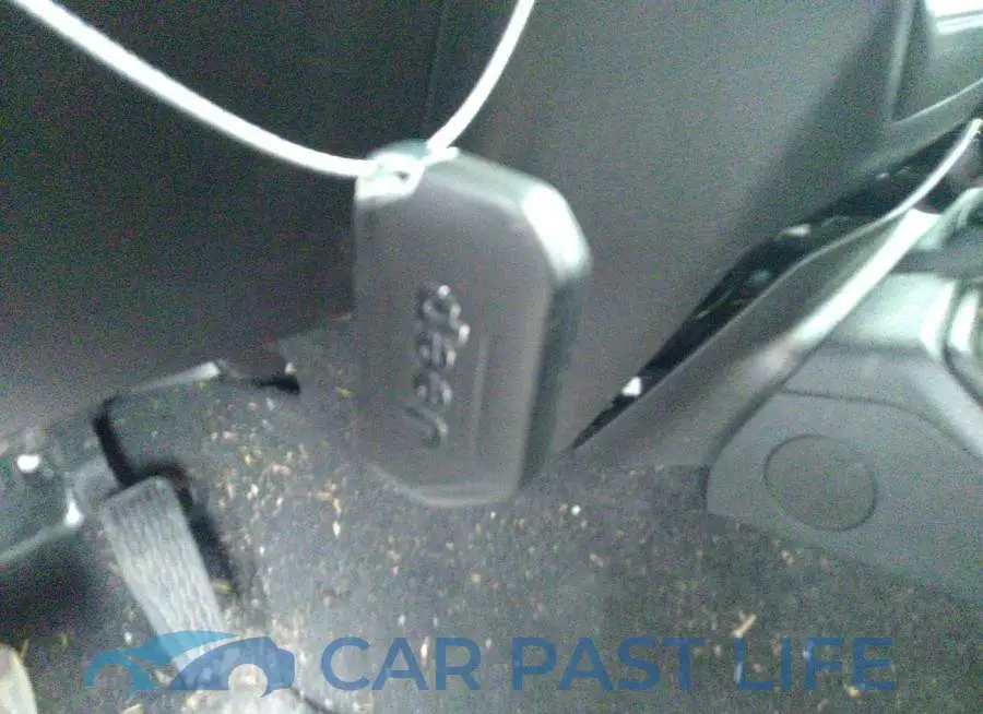 1C4HJXEN4MW827533# 11