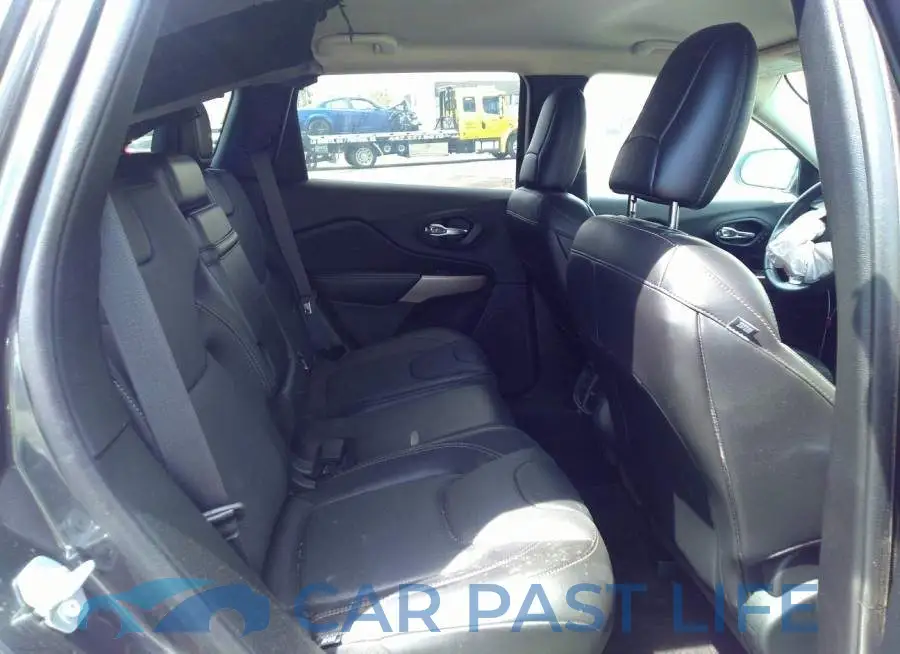 1C4PJLDS4HW653612# 8