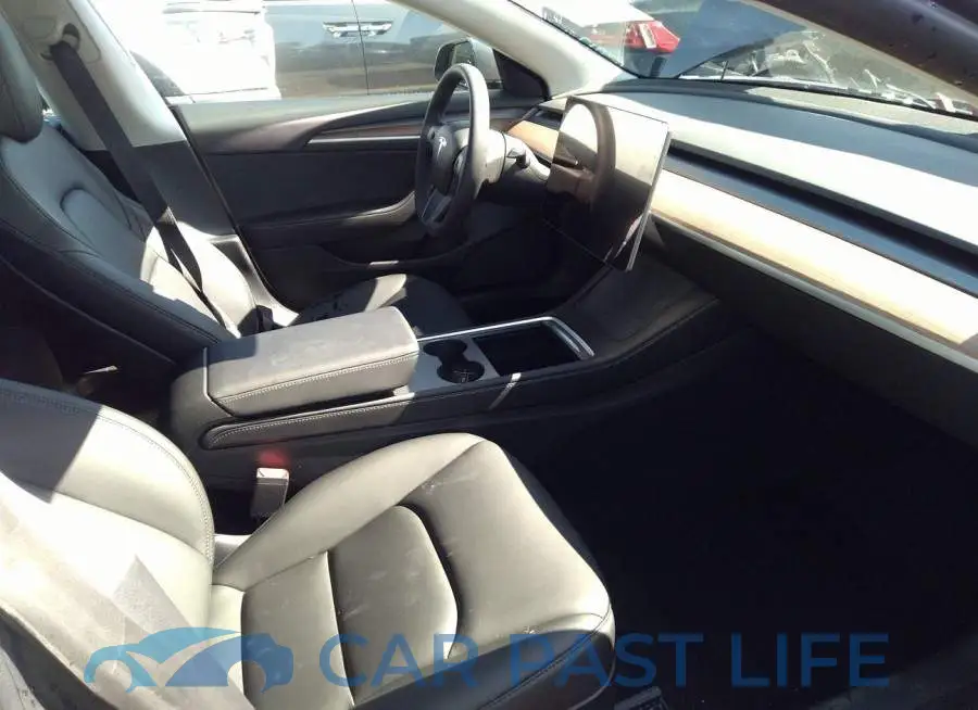 5YJ3E1EB6NF180155# 5
