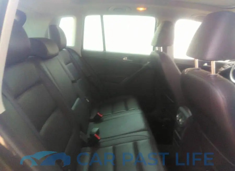 WVGAV7AX9GW587876# 8