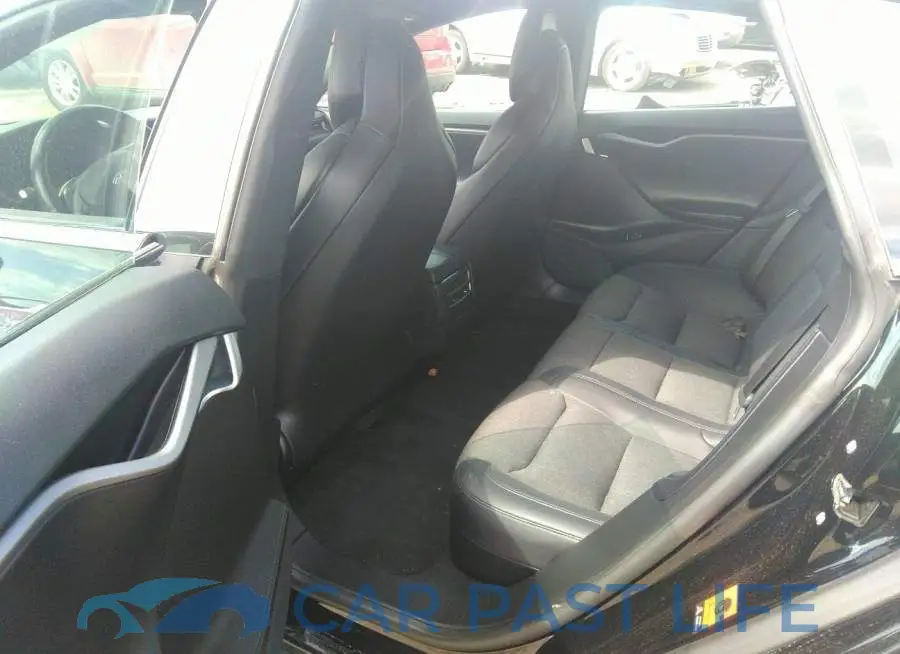 5YJSA1E25JF281625# 8