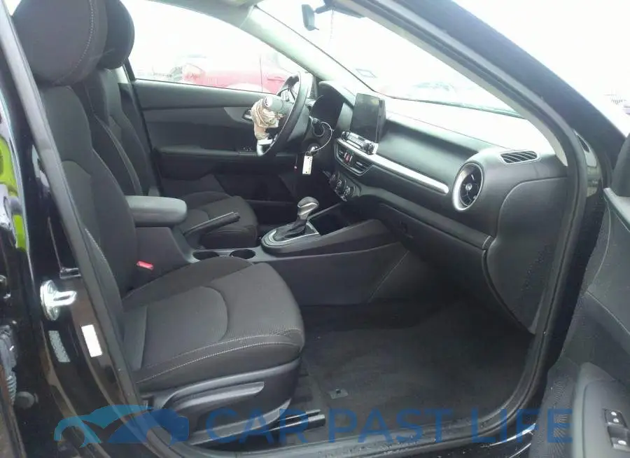 3KPF24AD8ME337140# 5