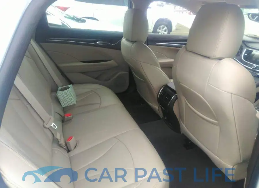 1G4ZR5SS2JU136905# 8