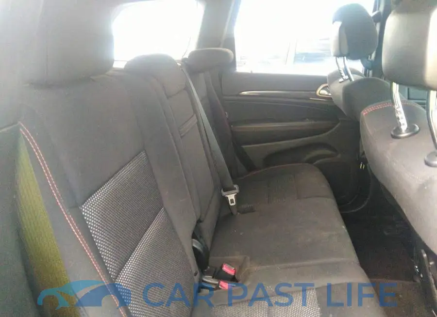 1C4RJEAG8HC674906# 8