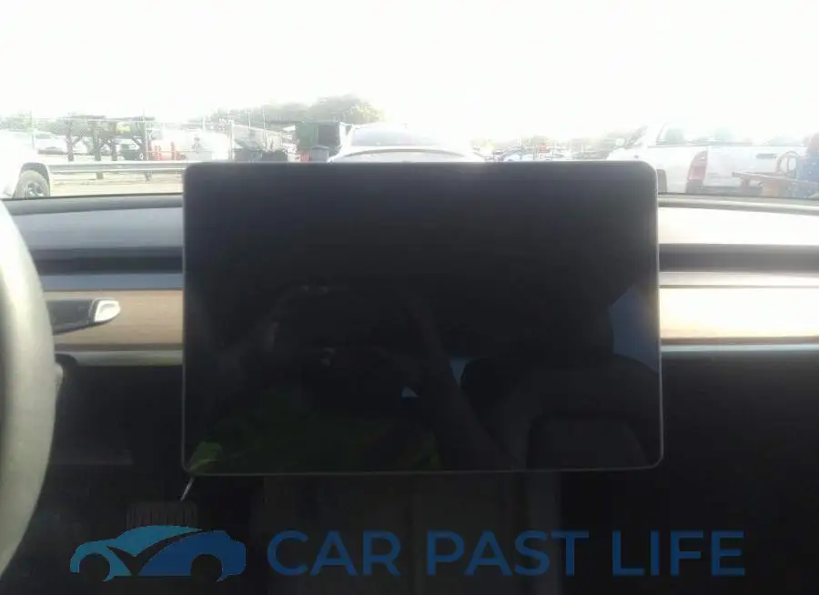 5YJ3E1EB9MF850490# 7