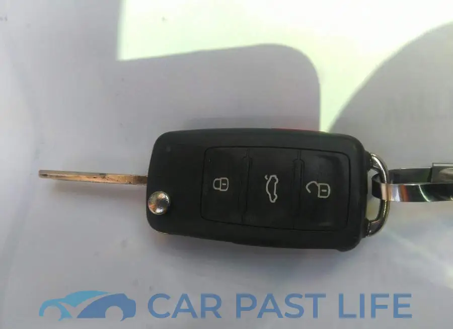 3VW2B7AJ2JM210856# 11