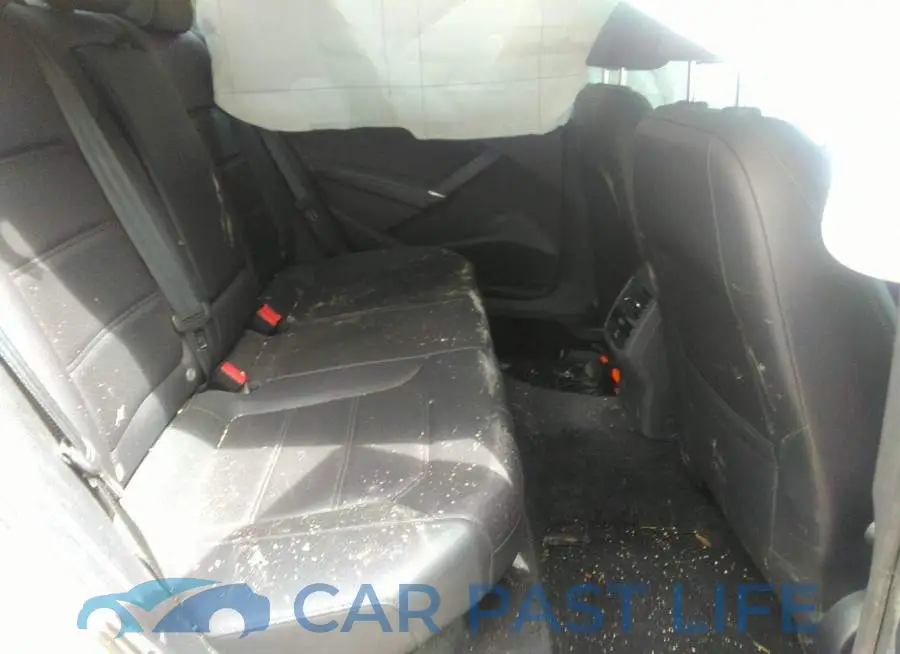 1VWBS7A35GC014714# 8