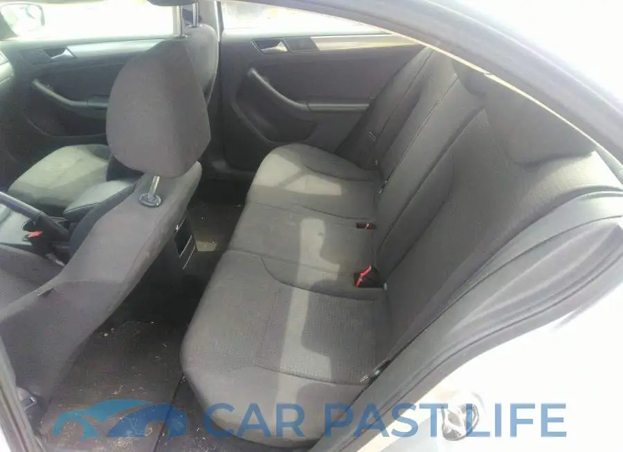 3VWD17AJ8FM229687# 8
