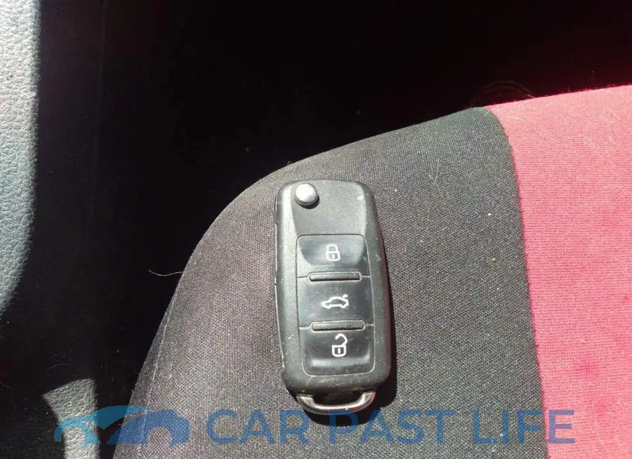 3VW1K7AJ9FM427372# 11