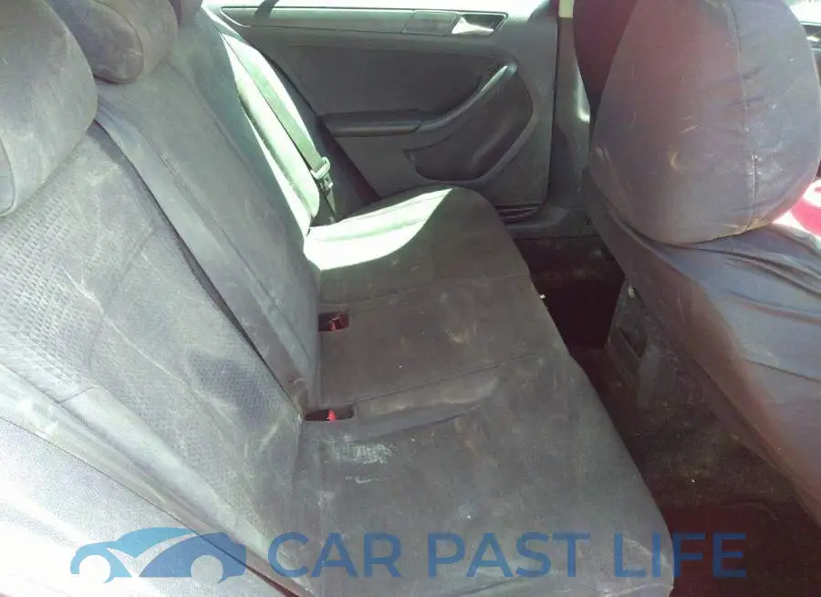 3VW1K7AJ9FM427372# 8