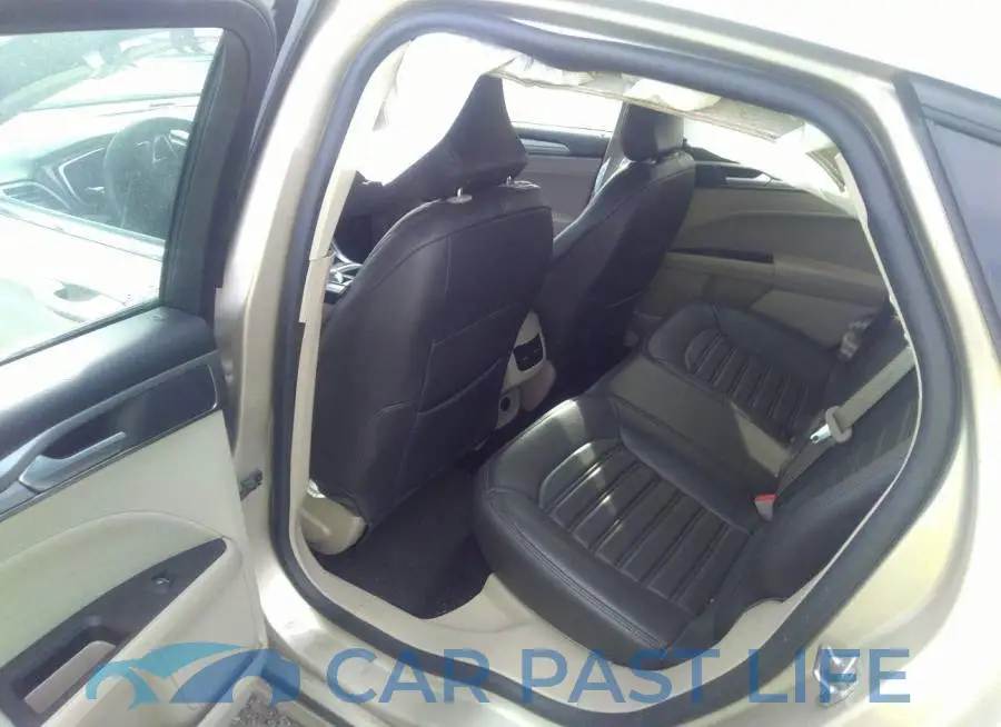 3FA6P0HD8KR128833# 8