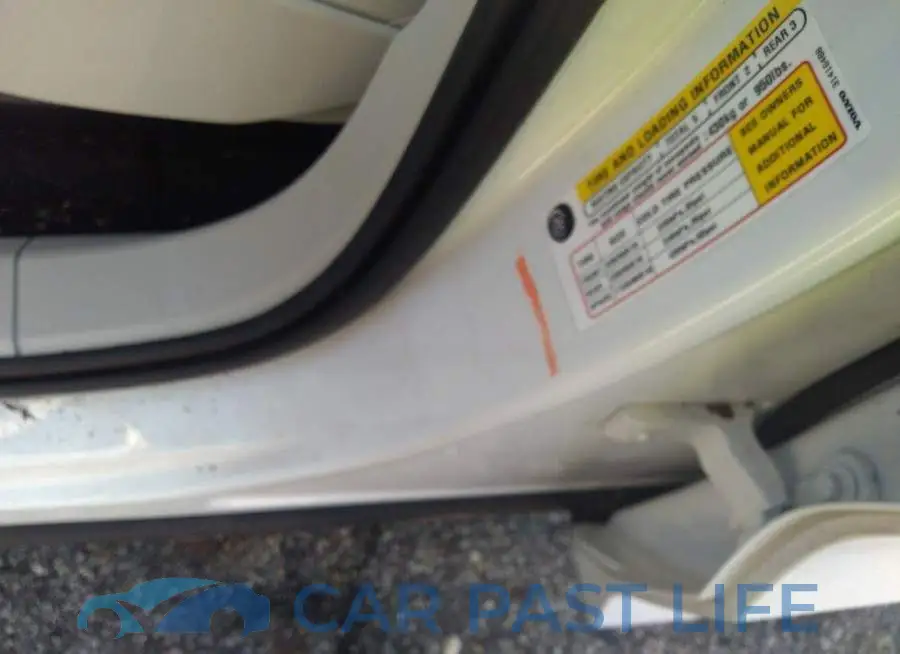 YV4102RK8M1845583# 6
