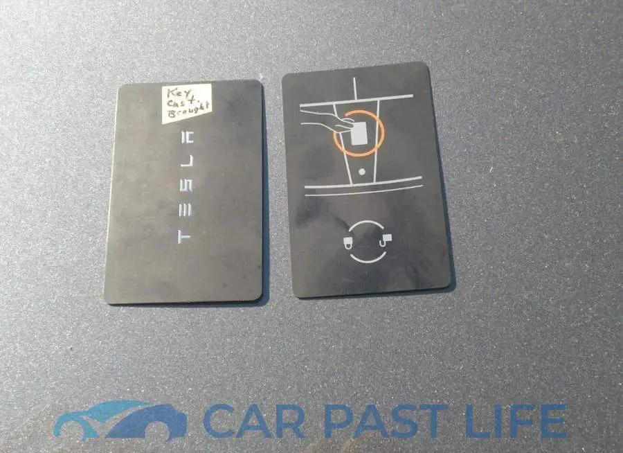 5YJ3E1EAXLF785820# 11