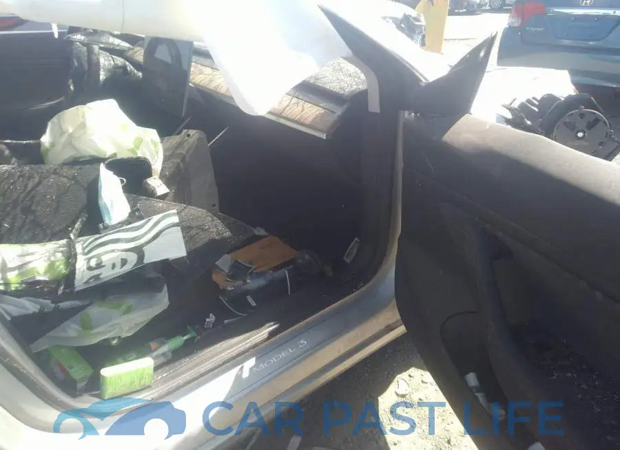 5YJ3E1EB9JF114595# 5