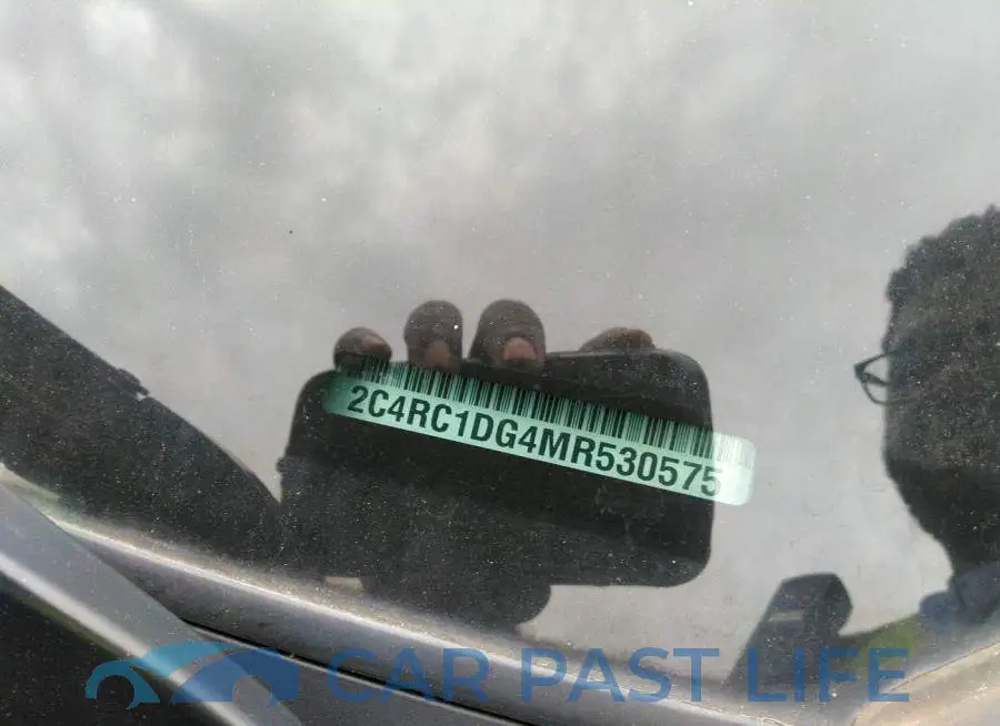 2C4RC1DG4MR530575# 9