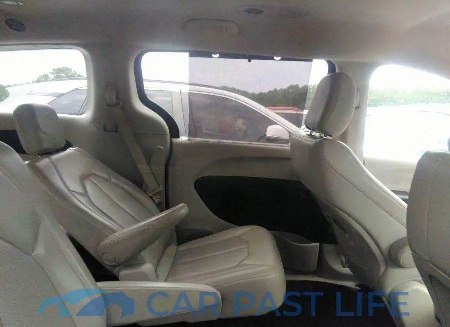2C4RC1DG4MR530575# 8