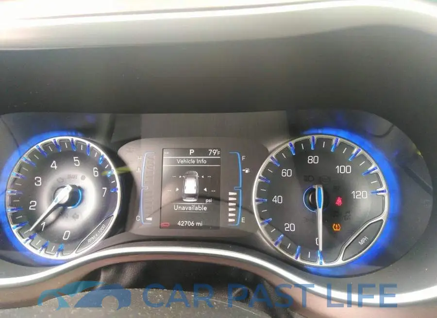 2C4RC1DG4MR530575# 7
