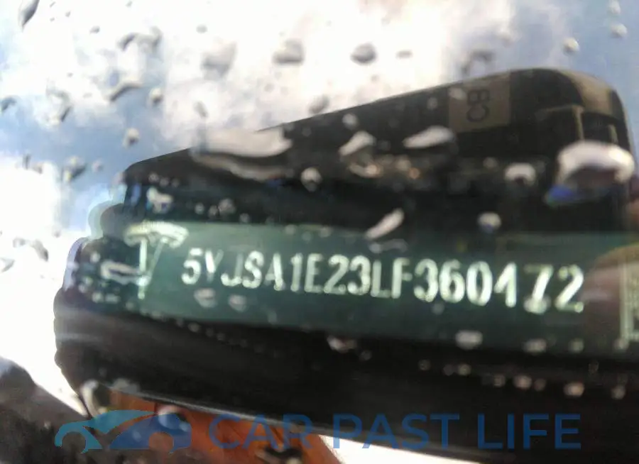 5YJSA1E23LF360472# 9