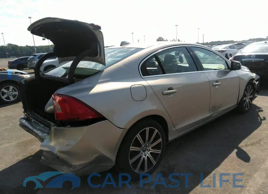 LYV402TK8HB128186# 4