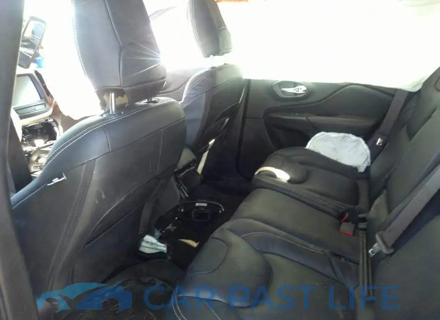 1C4PJLCB5FW731295# 8