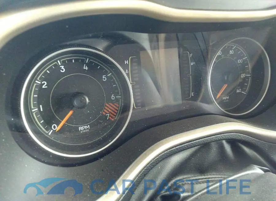 1C4PJLCB5FW731295# 7