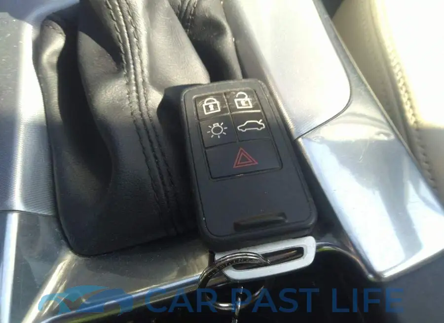 LYV402HK9JB168999# 11
