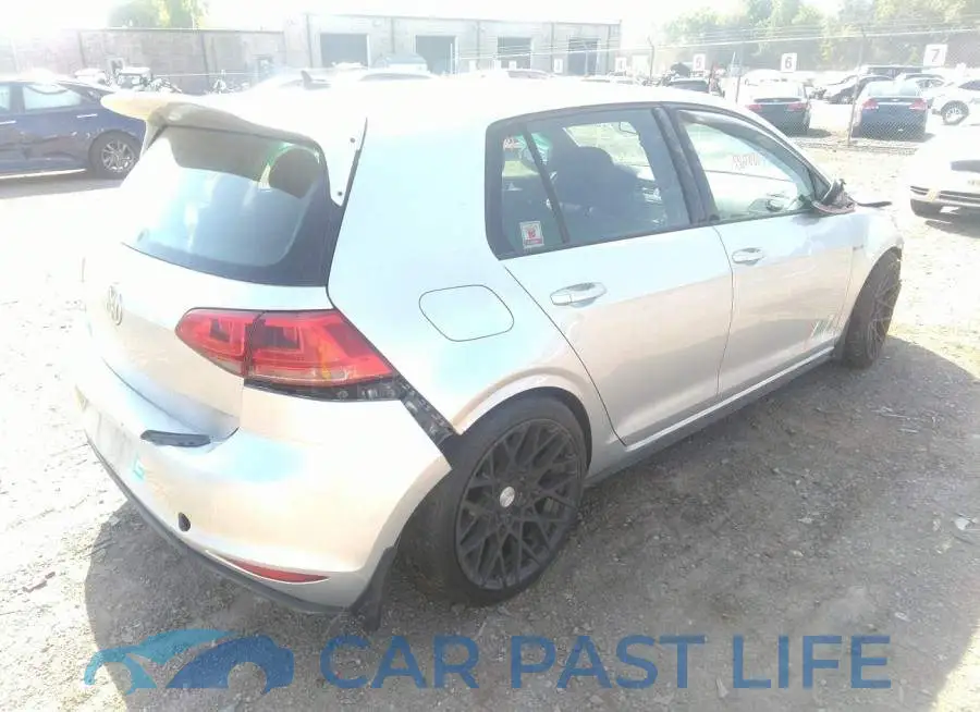 3VW4T7AUXFM032833# 4