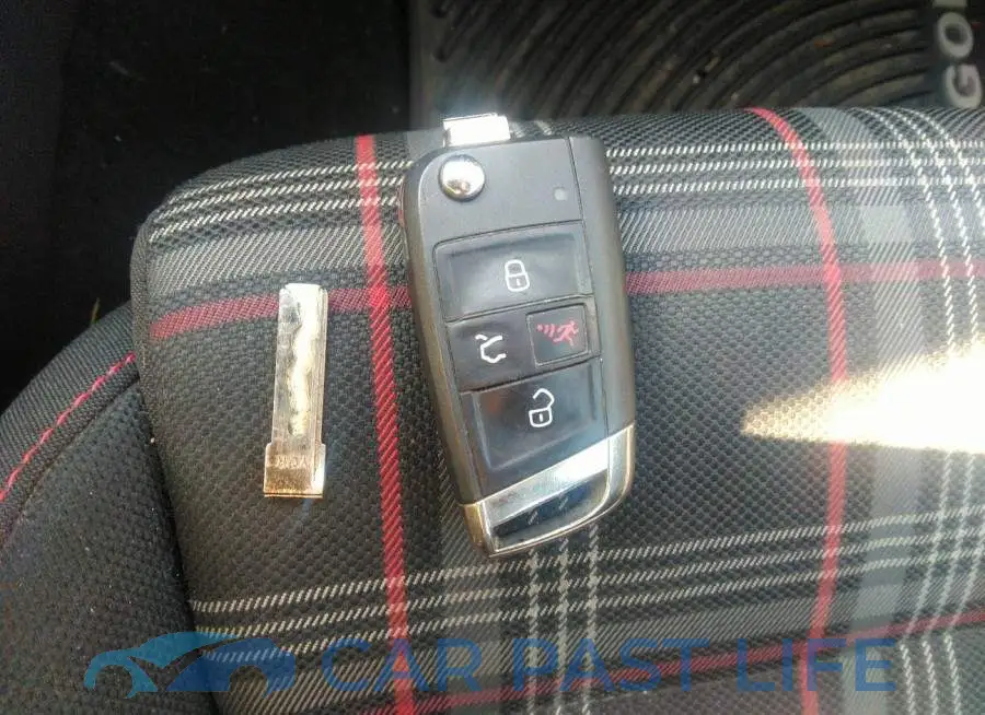 3VW4T7AUXFM032833# 11