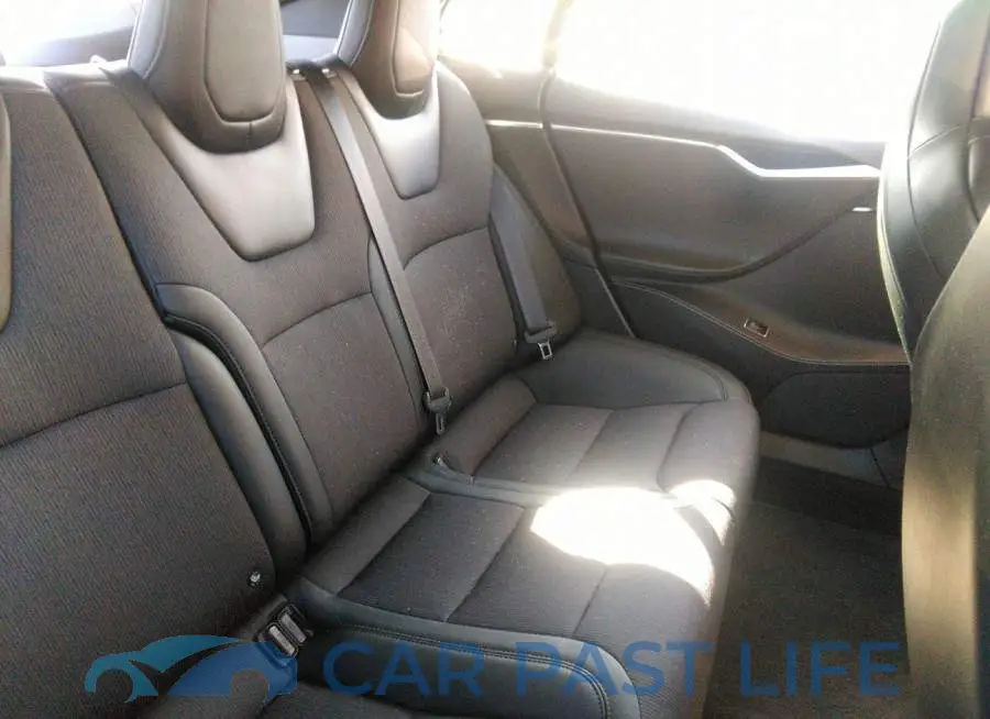 5YJSA1E20HF231578# 8