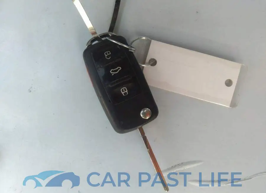 3VW167AJ2HM378068# 11