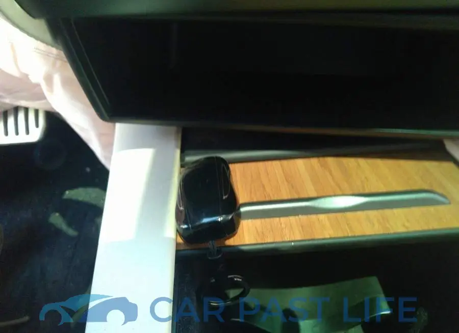 5YJXCAE21JF123329# 11