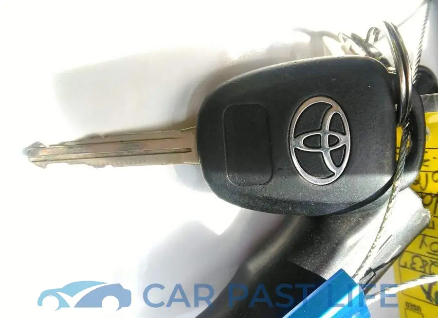 2T1BURHE2FC235788# 11
