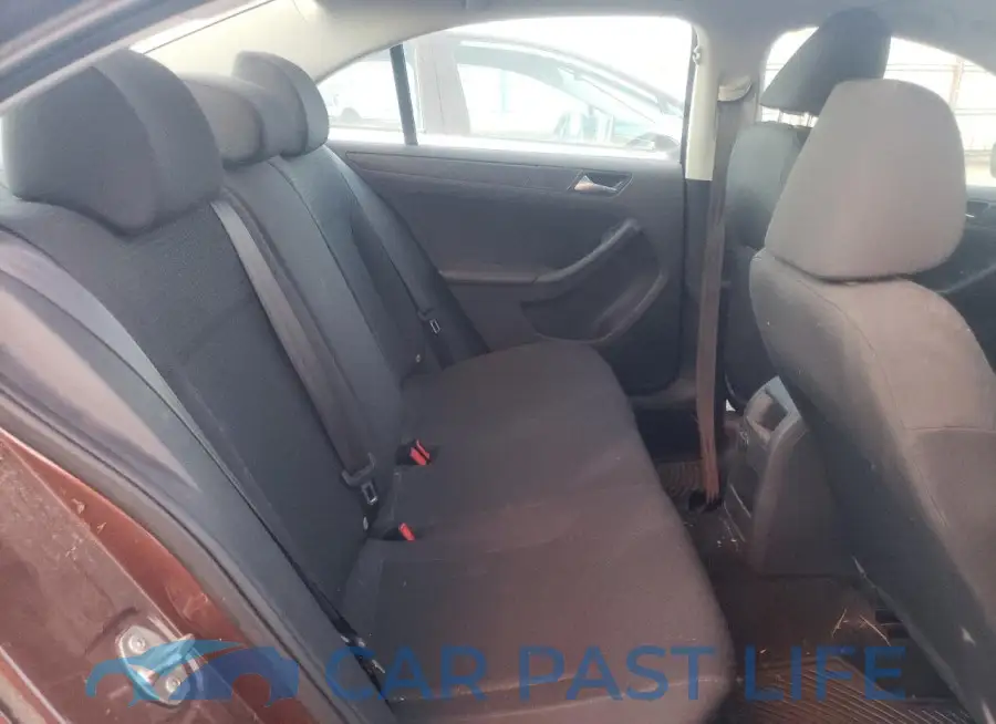 3VW167AJ2GM325711# 10