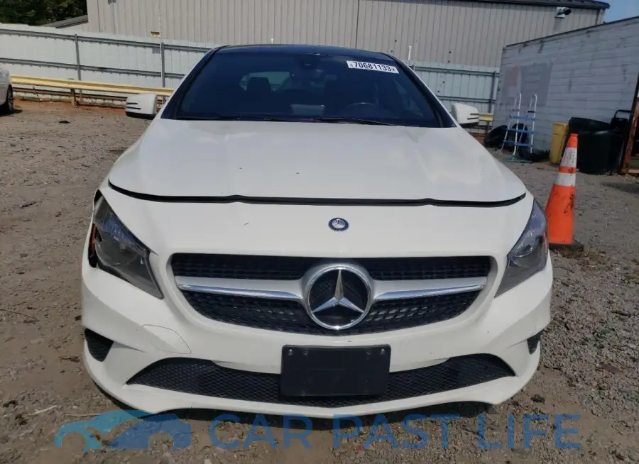 WDDSJ4EB1FN216318# 5