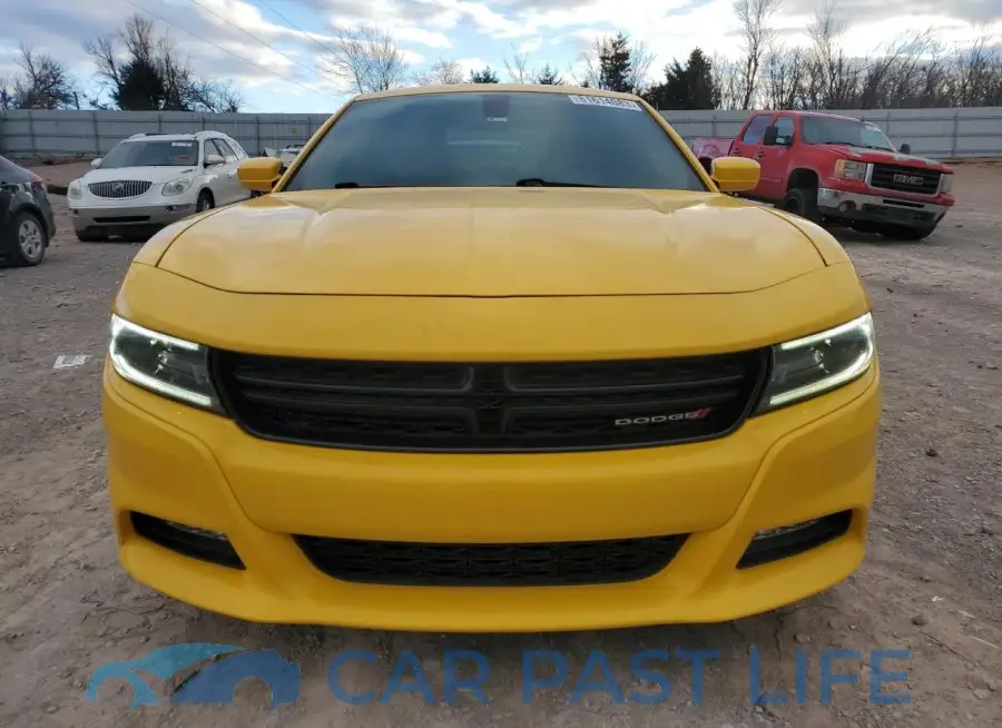 2C3CDXHG3JH156983# 5