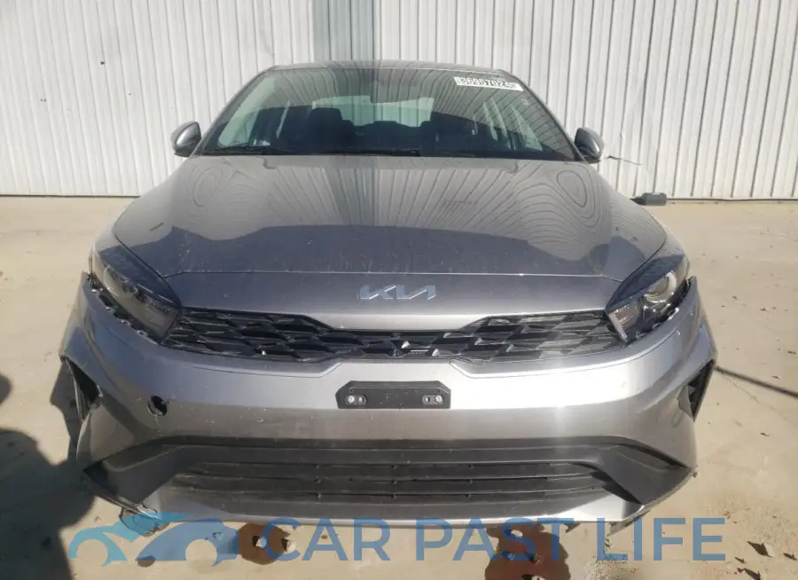 3KPF24AD8PE631805# 5