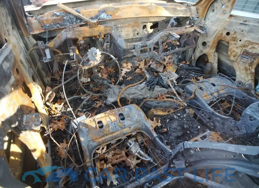 1GT22YEG4FZ557585# 8