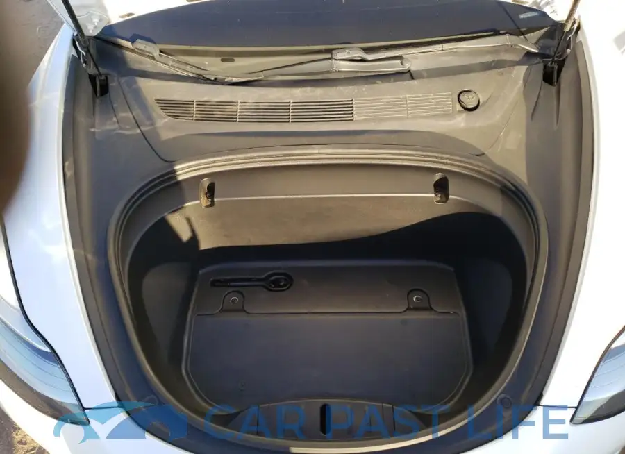 5YJ3E1EC5LF715062# 11
