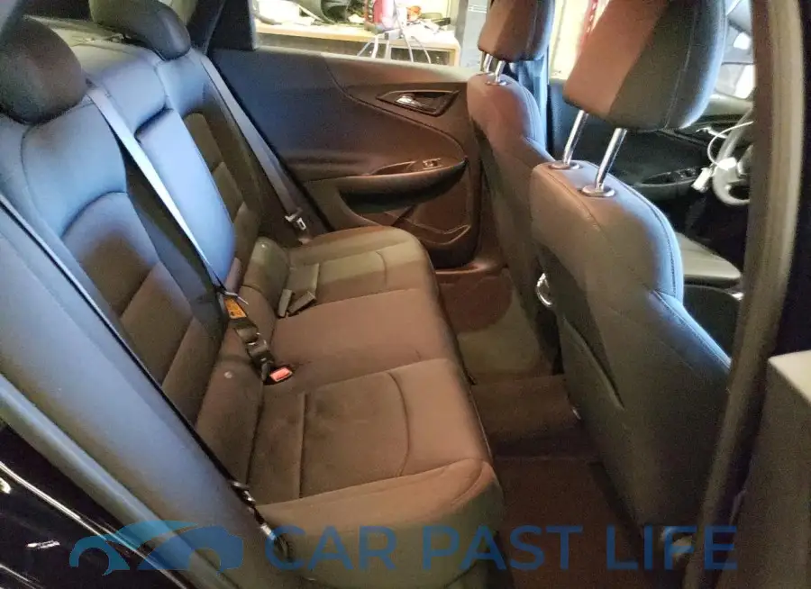 1G1ZD5ST8PF138627# 10